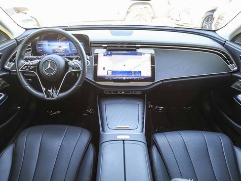 Used 2025 Mercedes-Benz E 350 Sedan image 12