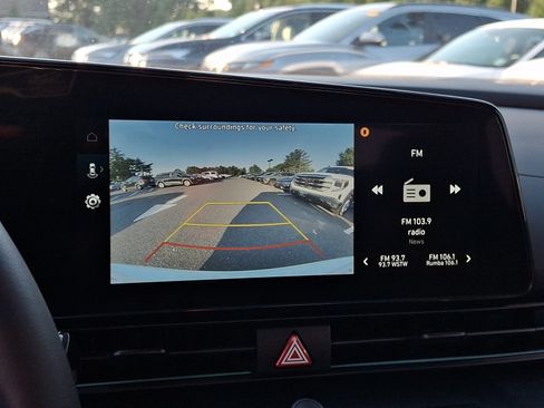 Used 2026 Hyundai Elantra SEL FWD image 21