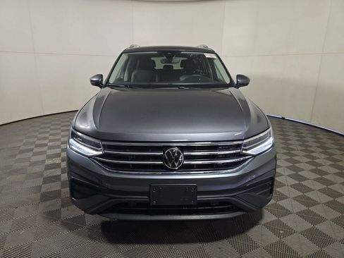 Used 2024 Volkswagen Tiguan SE w/ Panoramic Sunroof Package AWD/4WD image 2