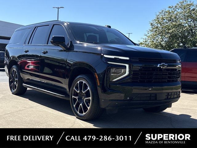 Used 2025 Chevrolet Suburban RST w/ Comfort Package AWD/4WD image 1