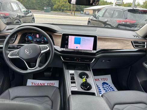 Used 2024 Volkswagen Atlas SE image 18