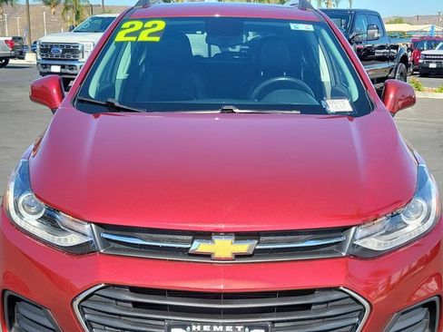 Used 2022 Chevrolet Trax LT w/ LT Convenience Package FWD image 28