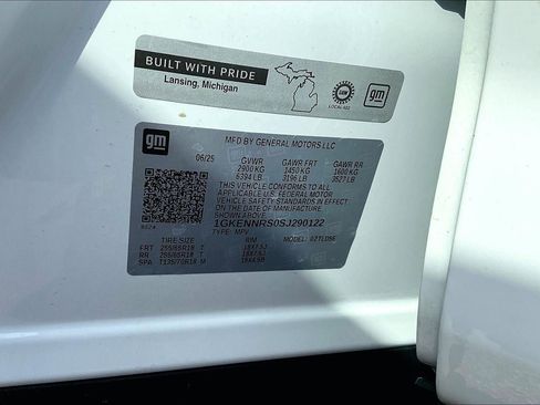 Used 2025 GMC Acadia Elevation image 34