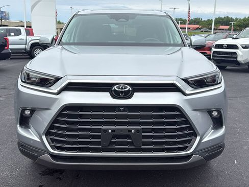 Certified 2024 Toyota Grand Highlander AWD image 2