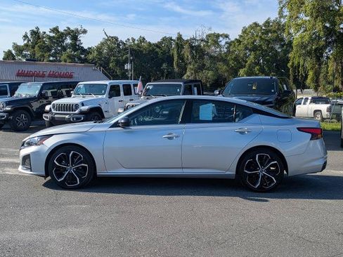 Used 2024 Nissan Altima 2.5 SR FWD image 7