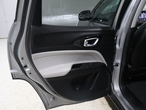 Used 2022 Jeep Compass Limited image 18