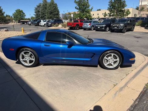 Used 2003 Chevrolet Corvette Coupe w/ Preferred Equipment Group RWD image 5