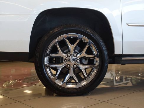 Used 2019 Cadillac Escalade ESV Platinum AWD/4WD image 11
