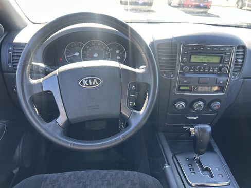 Used 2008 Kia Sorento LX w/ Sport Pkg image 14