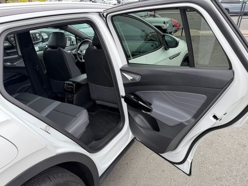 Used 2023 Volkswagen ID.4 Pro S Plus AWD/4WD image 39