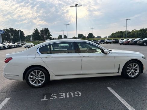 Used 2020 BMW 745e xDrive AWD/4WD image 6