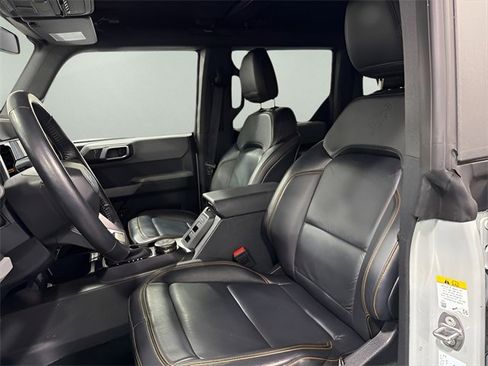 Used 2023 Ford Bronco Badlands image 11