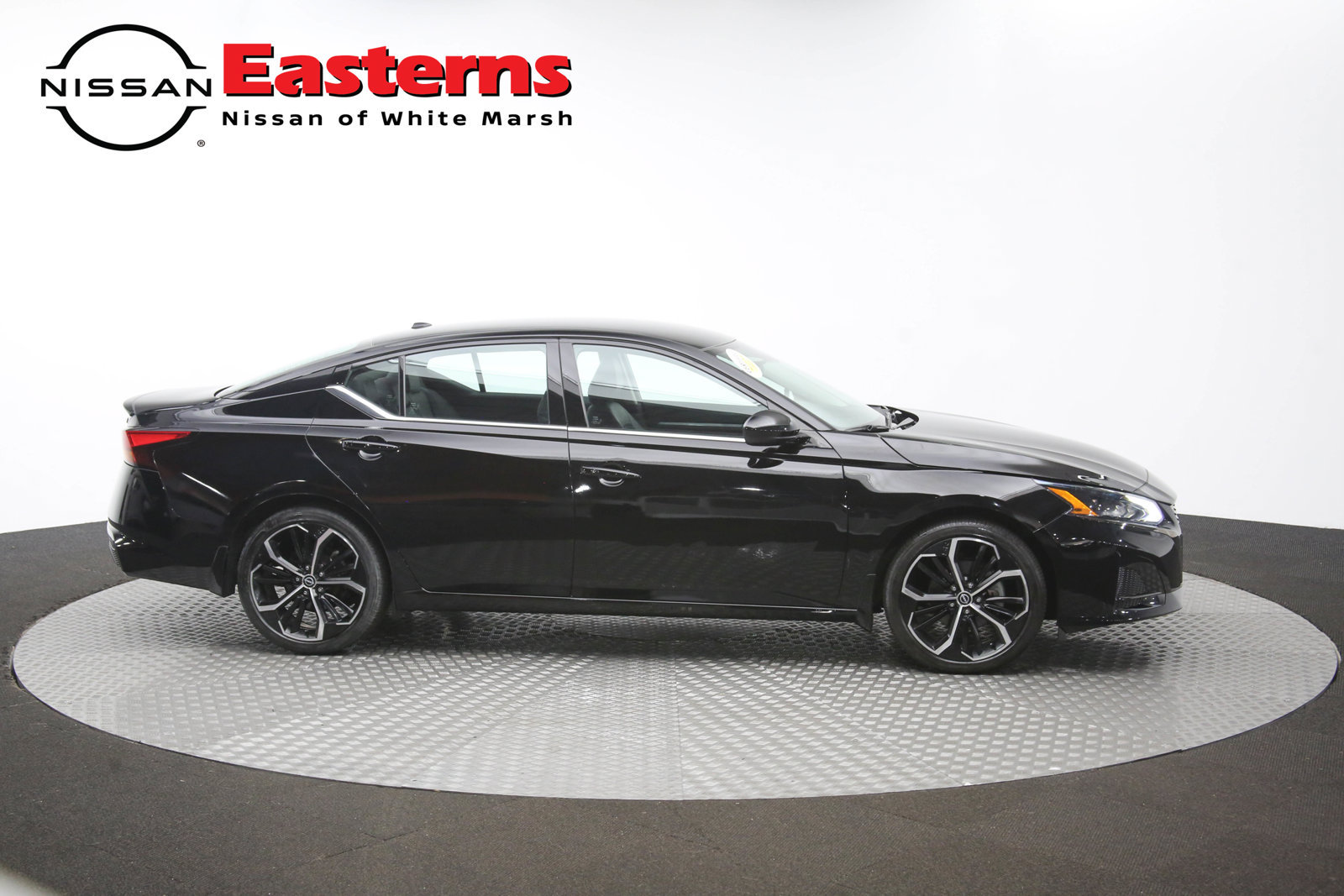 Used 2023 Nissan Altima 2.5 SR FWD image 44