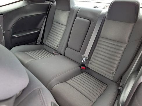Used 2014 Dodge Challenger SXT RWD image 17