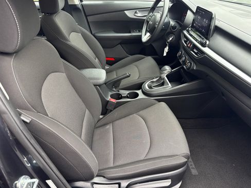 Used 2023 Kia Forte LXS FWD image 12