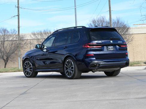 New 2026 BMW X7 M60i image 2