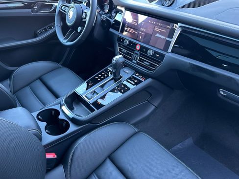 New 2026 Porsche Macan Turbo image 18