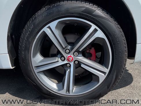 Used 2019 Jaguar F-PACE S image 11