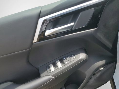 New 2026 Mitsubishi Outlander LE FWD image 14