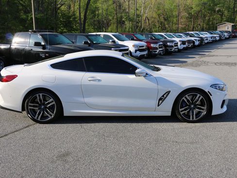 Used 2022 BMW M850i xDrive Coupe image 9