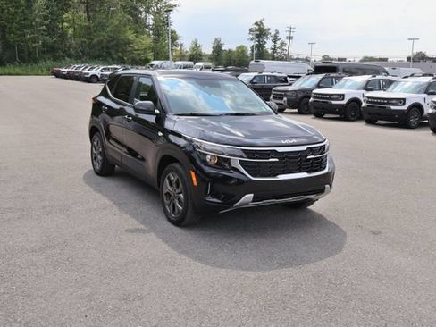 Used 2024 Kia Seltos LX AWD/4WD image 10