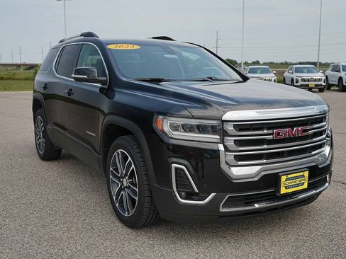 Used 2023 GMC Acadia SLT w/ Preferred Package AWD/4WD image 4