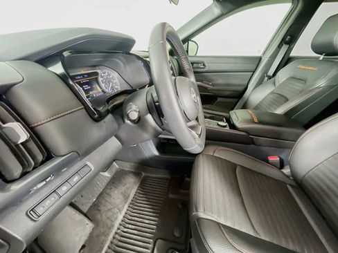 Used 2025 Nissan Pathfinder Rock Creek AWD/4WD image 21