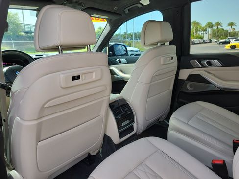 Used 2021 BMW X7 M50i AWD/4WD image 13