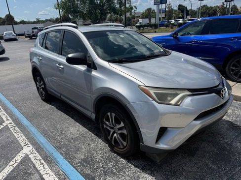 Used 2016 Toyota RAV4 LE FWD image 2