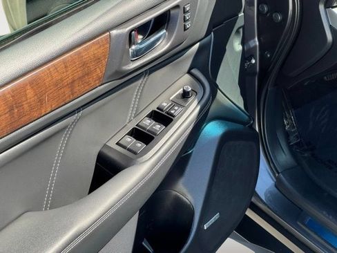 Used 2019 Subaru Outback 2.5i Limited w/ Popular Package #2 AWD/4WD image 12