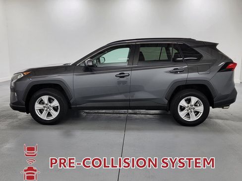 Used 2020 Toyota RAV4 XLE FWD image 5