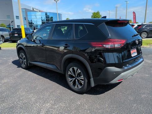 Certified 2023 Nissan Rogue SV image 7