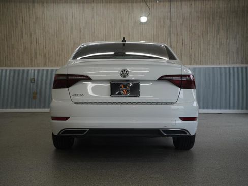Used 2020 Volkswagen Jetta R-Line w/ R-Line Cold Weather Package FWD image 8
