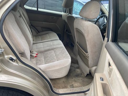 Used 2008 Kia Sorento 2WD image 9