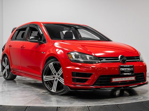 Used 2016 Volkswagen Golf R 4-Door image 40