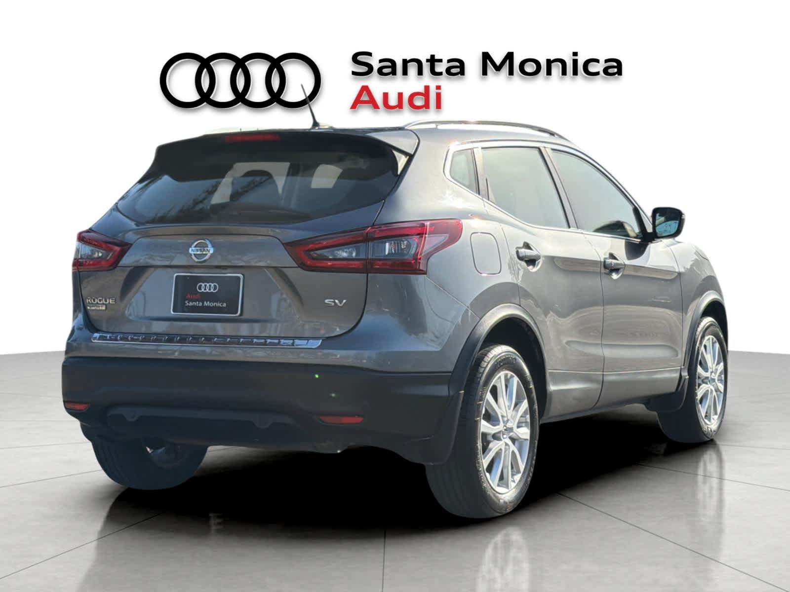 Used 2020 Nissan Rogue Sport SV FWD image 2