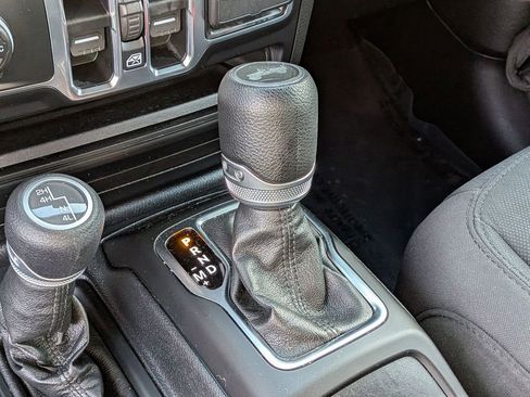 Used 2021 Jeep Wrangler Unlimited Sport image 22