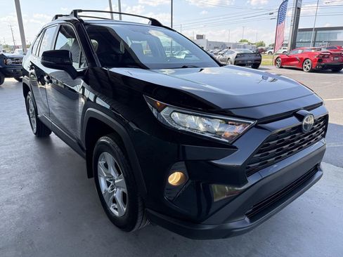 Used 2021 Toyota RAV4 XLE w/ Convenience Package AWD/4WD image 4