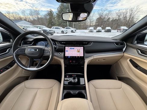 Used 2024 Jeep Grand Cherokee Limited w/ Trailer Tow Package image 17