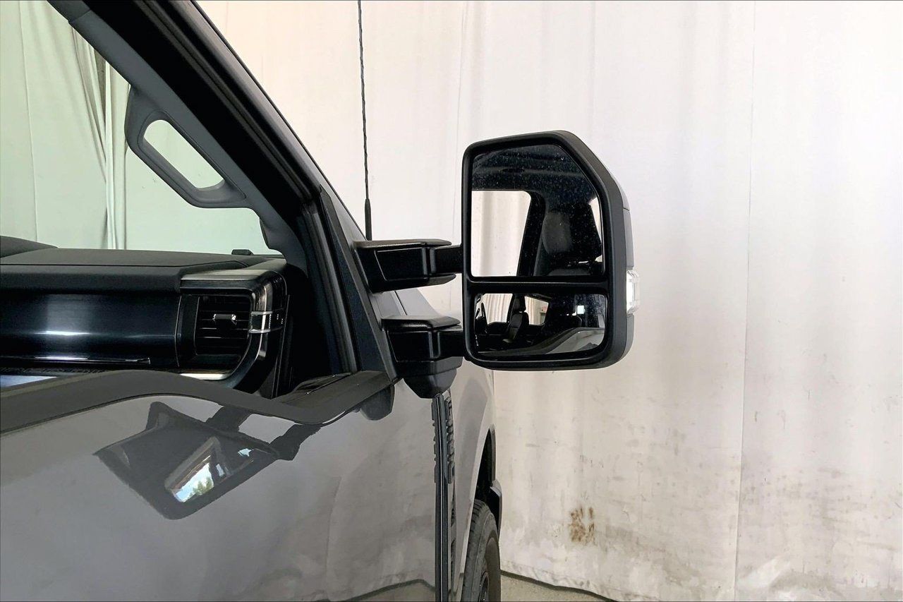 Used 2025 Ford F350 Lariat w/ Lariat Ultimate Package AWD/4WD image 11