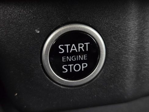Certified 2023 Nissan Rogue SV FWD image 28