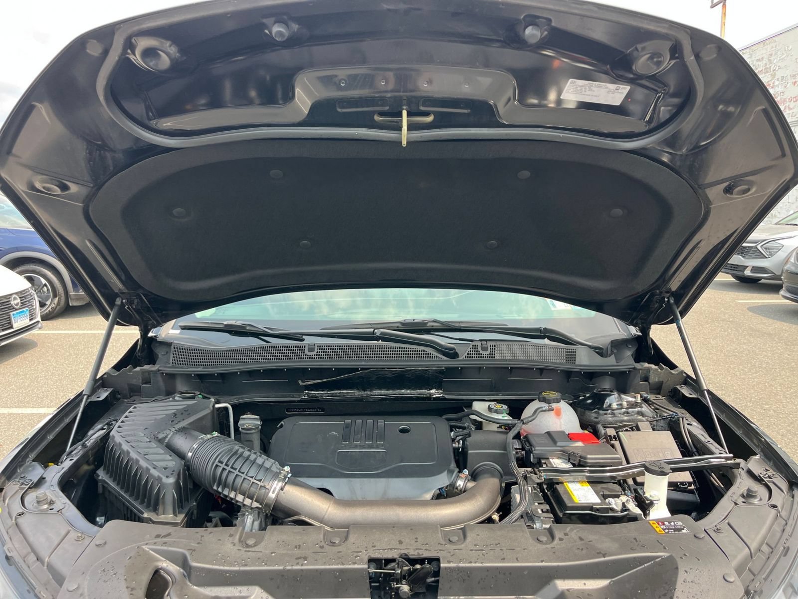 Used 2025 Chevrolet Blazer LT FWD image 32