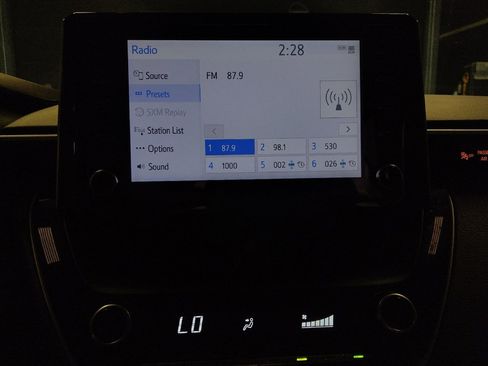 Used 2021 Toyota Corolla LE FWD image 25