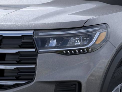 New 2026 Ford Explorer Active RWD image 18