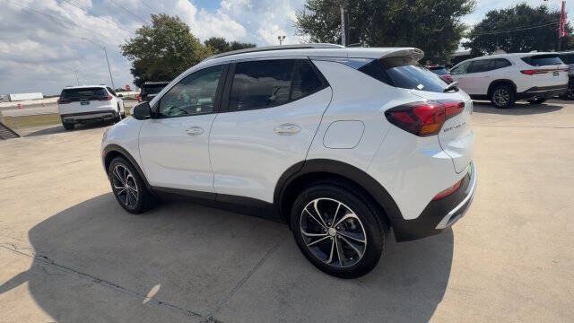 Used 2023 Buick Encore GX Select w/ Safety Package II FWD image 6