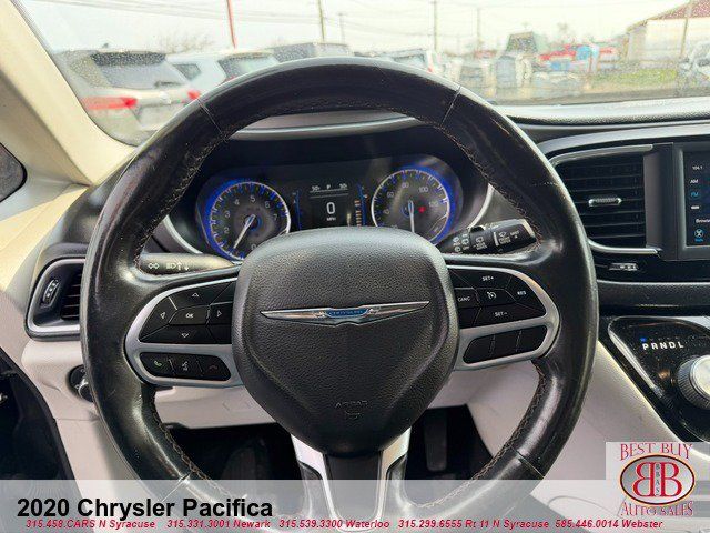 Used 2020 Chrysler Pacifica Touring-L w/ Tire & Wheel Group FWD image 11