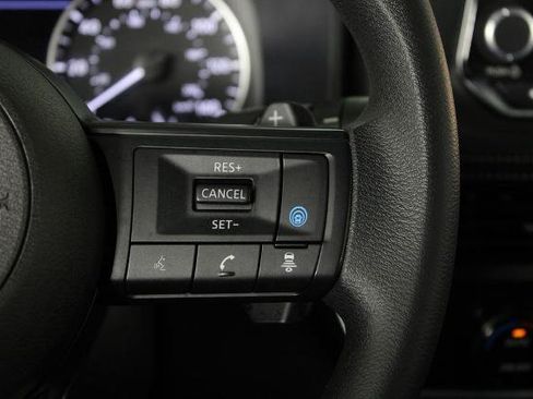 Certified 2024 Nissan Rogue SV FWD image 28
