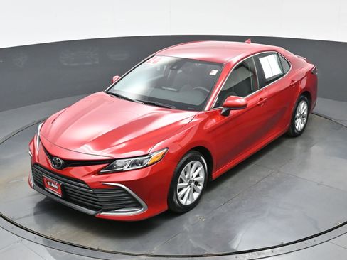 Used 2024 Toyota Camry LE image 35