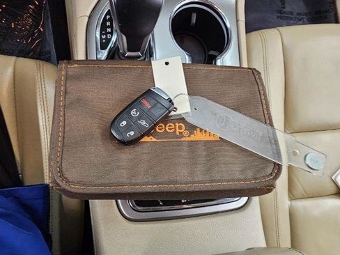 Used 2018 Jeep Grand Cherokee Limited w/ Trailer Tow Group IV image 22