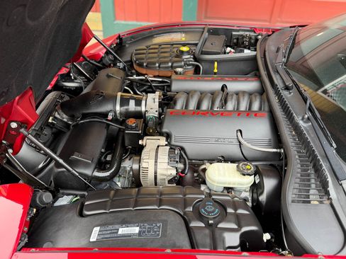 Used 2000 Chevrolet Corvette Convertible w/ Performance Handling Pkg image 28